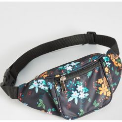 Saszetka nerka ze wzorem - Czarny. Czarne nerki damskie Sinsay, bez wzorów, bez dodatków. Za 19,99 zł.