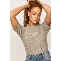 Answear - T-shirt. Szare bluzki damskie ANSWEAR, s, z nadrukiem, z bawełny, z okrągłym kołnierzem. W wyprzedaży za 49,90 zł.