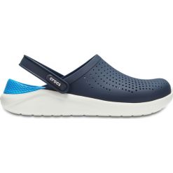 Crocs LiteRide™ Clog Crocs Niebieski. Niebieskie klapki męskie Crocs, w paski, z materiału. Za 287,95 zł.