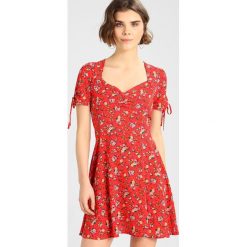 Sukienki hiszpanki: Miss Selfridge ROUCHED SLEEVE TEA DRESS Sukienka letnia red