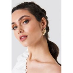 Kolczyki damskie: NA-KD Accessories Kolczyki Big Blossom – Gold