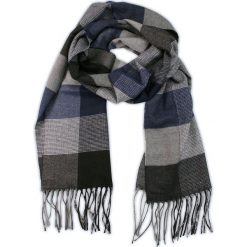 Czarno-Szaro-Granatowy Jesienno-Zimowy Ciepły Szalik Męski w Grubą Kratkę, z Frędzlami SZAEMACSHSTR600146. Szare szaliki męskie Em men's accessories, na zimę, w kratkę, z materiału. W wyprzedaży za 29,00 zł.