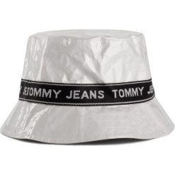 Kapelusz TOMMY JEANS - Tjw Logo Tape Bucket Hat AW0AW07040 901. Białe kapelusze damskie z jeansu. W wyprzedaży za 159,00 zł.