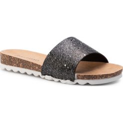 Klapki BASSANO - WS1759A-1 Black. Czarne klapki damskie Bassano, bez wzorów, z tworzywa sztucznego, bez obcasa. Za 49,99 zł.