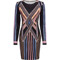 Sukienka shirtowa na party ze sztrasami bonprix czarny. Czarne sukienki damskie bonprix, na imprezę, bez wzorów, bez kołnierzyka, bez rękawów. Za 179,99 zł.