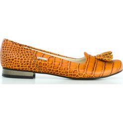 Baleriny na obcasie z motywem krokodyla - skóra naturalna - model 009 - kolor brąz przypalany. Szare baleriny damskie Zapato, bez wzorów, ze skóry, eleganckie, na niskim obcasie, na obcasie. W wyprzedaży za 179,40 zł.