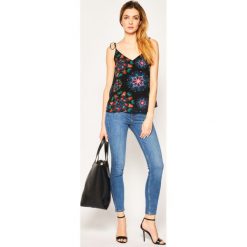 Top Desigual Universe 20SWBW28. Czarne bluzki damskie Desigual, xs, bez wzorów, z wiskozy, polo, bez rękawów. W wyprzedaży za 159,00 zł.