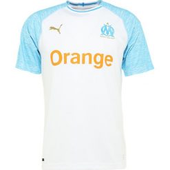 Puma OLYMPIQUE DE MARSEILLE HOME REPLICA Artykuły klubowe puma white/bleu azur. Białe koszulki męskie Puma, xl, bez wzorów, z poliesteru, sportowe, bez kołnierzyka, bez rękawów. Za 379,00 zł.