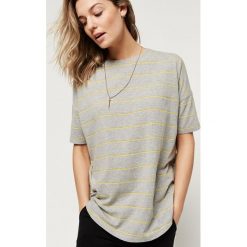O'Neill Essentials Koszulka Żółty Szary. Szare koszulki damskie O'Neill, s, w paski, z elastanu, bez kołnierzyka, z krótkim rękawem. Za 137,95 zł.