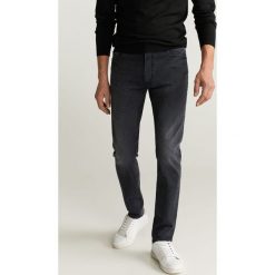 Mango Man - Jeansy Jude6. Szare jeansy męskie Mango Man, bez wzorów. Za 139,90 zł.