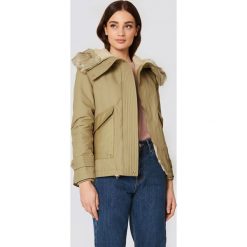 MANGO Parka z kapturem i sztucznym futrem - Beige. Brązowe parki damskie marki Mango. W wyprzedaży za 145,98 zł.