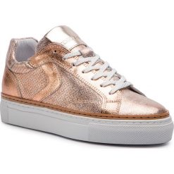 Sneakersy TOGOSHI - TG-05-02-000031 648. Różowe półbuty damskie Togoshi, z zamszu. W wyprzedaży za 289,00 zł.