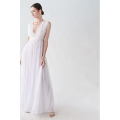 Sukienka maxi z koronkowym detalem BRIDAL -. Sukienki damskie Mohito, s, bez wzorów, z koronki, bez kołnierzyka, bez rękawów, maxi. Za 599,99 zł.
