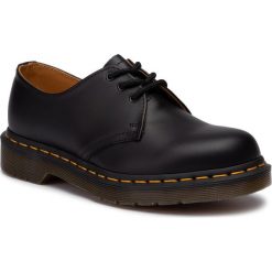 Półbuty DR. MARTENS - 1461 11838002 Black. Czarne półbuty damskie Dr. Martens, na co dzień, bez wzorów, ze skóry, bez obcasa, na płaskiej podeszwie, bez zapięcia. W wyprzedaży za 429,00 zł.