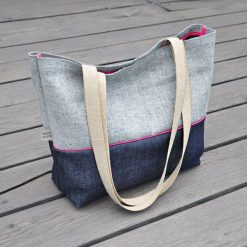 Torebka damska - torebka na zakupy z jeansu. Czerwone shopper bag damskie Pakamera, w kolorowe wzory, z jeansu, na ramię. Za 119,00 zł.