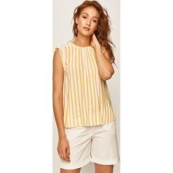 Tommy Hilfiger - Bluzka. Bluzki damskie TOMMY HILFIGER, na co dzień, bez wzorów, z wiskozy, casualowe, z okrągłym kołnierzem, z krótkim rękawem. W wyprzedaży za 279,90 zł.