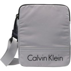 Torby na ramię męskie: Calvin Klein MATTHEW FLAT CROSSOVER Torba na ramię grey