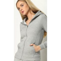 Szara Bluza Wonderfall. Szare bluzy rozpinane damskie Born2be, l, z dzianiny, z kapturem. Za 59,99 zł.