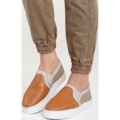 Brązowe Slip On Private. Pomarańczowe trampki i tenisówki damskie Born2be, bez wzorów, ze skóry, bez zapięcia. Za 39,99 zł.