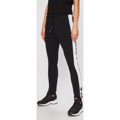 Fila - Spodnie. Szare spodnie damskie Fila, s, bez wzorów, z bawełny, casualowe. W wyprzedaży za 219,90 zł.