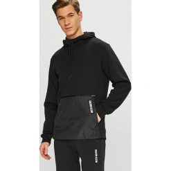 Calvin Klein Performance - Bluza. Czarne bluzy męskie Calvin Klein Performance, s, z nadrukiem, z elastanu, z kapturem, bez rękawów, z kapturem. W wyprzedaży za 399,90 zł.