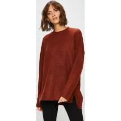 Answear - Sweter. Pomarańczowe swetry oversize damskie marki ANSWEAR, s, z elastanu. W wyprzedaży za 59,90 zł.