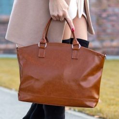 Torebka skórzana damska kuferek łódka DAN-A T194 camel - camel. Brązowe kuferki damskie DAN-A, bez wzorów, ze skóry, bez dodatków. Za 259,99 zł.
