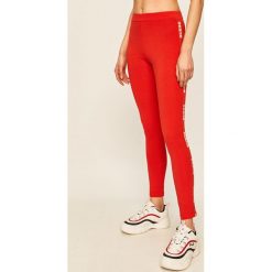 Guess Jeans - Legginsy. Czarne spodnie damskie Guess Jeans, s, z aplikacjami, z elastanu. W wyprzedaży za 129,90 zł.
