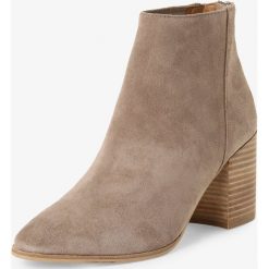 Steve Madden - Botki damskie – Jamesie, beżowy. Brązowe botki damskie Steve Madden, bez obcasa, bez zapięcia. Za 599,95 zł.
