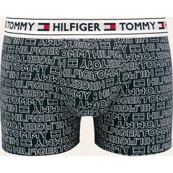 Tommy Hilfiger - Bokserki. Niebieskie bokserki męskie TOMMY HILFIGER, bez wzorów, z elastanu. W wyprzedaży za 89,90 zł.