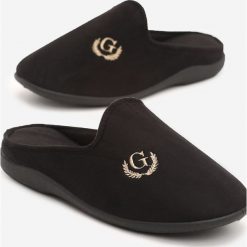 Czarne Kapcie Belfort. Czarne kapcie męskie Born2be. Za 29,99 zł.