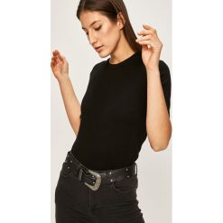 Answear - Bluzka. Czarne bluzki damskie ANSWEAR, s, bez wzorów, z elastanu, z okrągłym kołnierzem, z krótkim rękawem. W wyprzedaży za 59,90 zł.