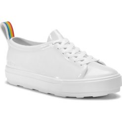 Półbuty MELISSA - Be Rainbow Ad 32637 White 50596. Białe półbuty damskie marki Melissa, na co dzień, bez wzorów, z tworzywa sztucznego, bez obcasa, na płaskiej podeszwie, bez zapięcia. Za 359,00 zł.