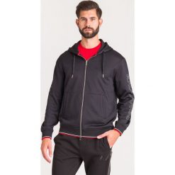 BLUZA Armani Exchange. Czarne bluzy męskie Armani Exchange, xl, z nadrukiem, z kapturem, bez rękawów, z kapturem. Za 649,00 zł.