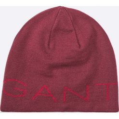 Gant - Czapka. Czerwone czapki zimowe męskie marki GANT, na zimę, z dzianiny. W wyprzedaży za 129,90 zł.