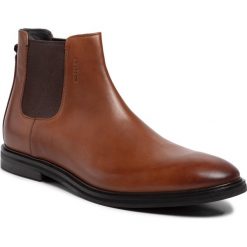 Sztyblety STRELLSON - New Harley 4010002490 Cognac 703. Pomarańczowe sztyblety męskie Strellson, ze skóry, bez zapięcia. W wyprzedaży za 359,00 zł.