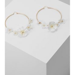 Kolczyki damskie: Anton Heunis FLOWER HOOPS Kolczyki white