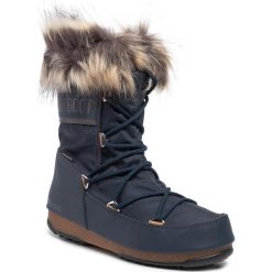 Śniegowce MOON BOOT - Monaco Low Wp 2 24008800 Denim Blue 003. Niebieskie kozaki damskie Moon Boot, na zimę, ze skóry ekologicznej, bez obcasa, bez zapięcia. W wyprzedaży za 489,00 zł.