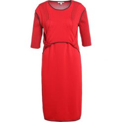 Sukienki: House of Dagmar TONIE Sukienka dzianinowa lipstick red/burgundy