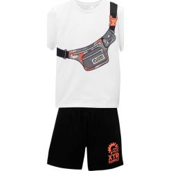 Shirt chłopięcy + krótkie spodnie (2 części) bonprix biało-czarny z nadrukiem. Białe t-shirty chłopięce bonprix, z nadrukiem, z krótkim rękawem. Za 49,99 zł.