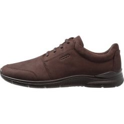 Ecco IRVING Sneakersy niskie coffee. Pomarańczowe trampki męskie ecco, bez wzorów, z tworzywa sztucznego, bez zapięcia. Za 499,00 zł.