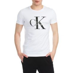 Calvin Klein Koszulka Biały. Białe podkoszulki męskie Calvin Klein, xxl, z nadrukiem, z bawełny, z krótkim rękawem. Za 249,95 zł.