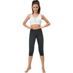 Legginsy capri Belly Control - modelujące i wyszczuplające. Zielone legginsy sportowe damskie marki MrsFitness, ze skóry. Za 71,99 zł.