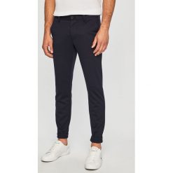 Only & Sons - Spodnie. Szare spodnie męskie Only & Sons, na co dzień, bez wzorów, z elastanu, casualowe. W wyprzedaży za 99,90 zł.