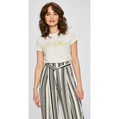 Vero Moda - Top Lola. Szare topy damskie Vero Moda, l, z aplikacjami, z bawełny, z okrągłym kołnierzem. W wyprzedaży za 34,90 zł.