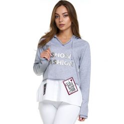 Bluza w kolorze szaro-białym. Szare bluzy damskie Bessa, Moonlight, l, z aplikacjami, z długim rękawem, długie, bez kaptura. W wyprzedaży za 134,95 zł.