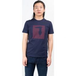 Trussardi Jeans koszulka męska 52T00311-1T003605 XXL ciemnoniebieska. Niebieskie koszulki męskie Trussardi Jeans, xxl, bez wzorów, z jeansu, bez kołnierzyka, bez rękawów. Za 179,00 zł.