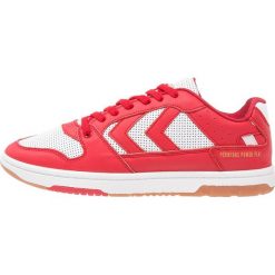 Hummel PERNFORS POWER PLAY PREMIUM Tenisówki i Trampki roibbon red. Czerwone trampki męskie Hummel, ze skóry. W wyprzedaży za 230,45 zł.