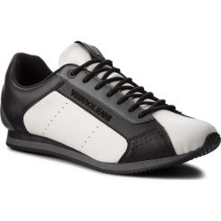 Sneakersy VERSACE JEANS - E0YRBSA2 75791 M53. Czarne sneakersy męskie Versace Jeans, na co dzień, bez wzorów, z jeansu, bez zapięcia. Za 579,00 zł.
