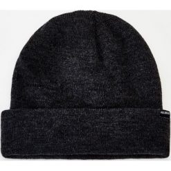 Czapka basic. Szare czapki męskie Pull&Bear, z dzianiny. Za 19,90 zł.